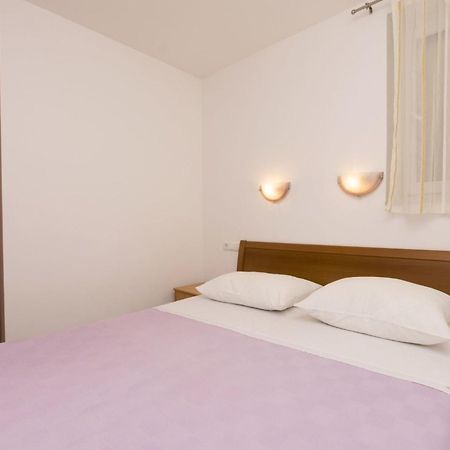 Apartments Mira 오미스 외부 사진
