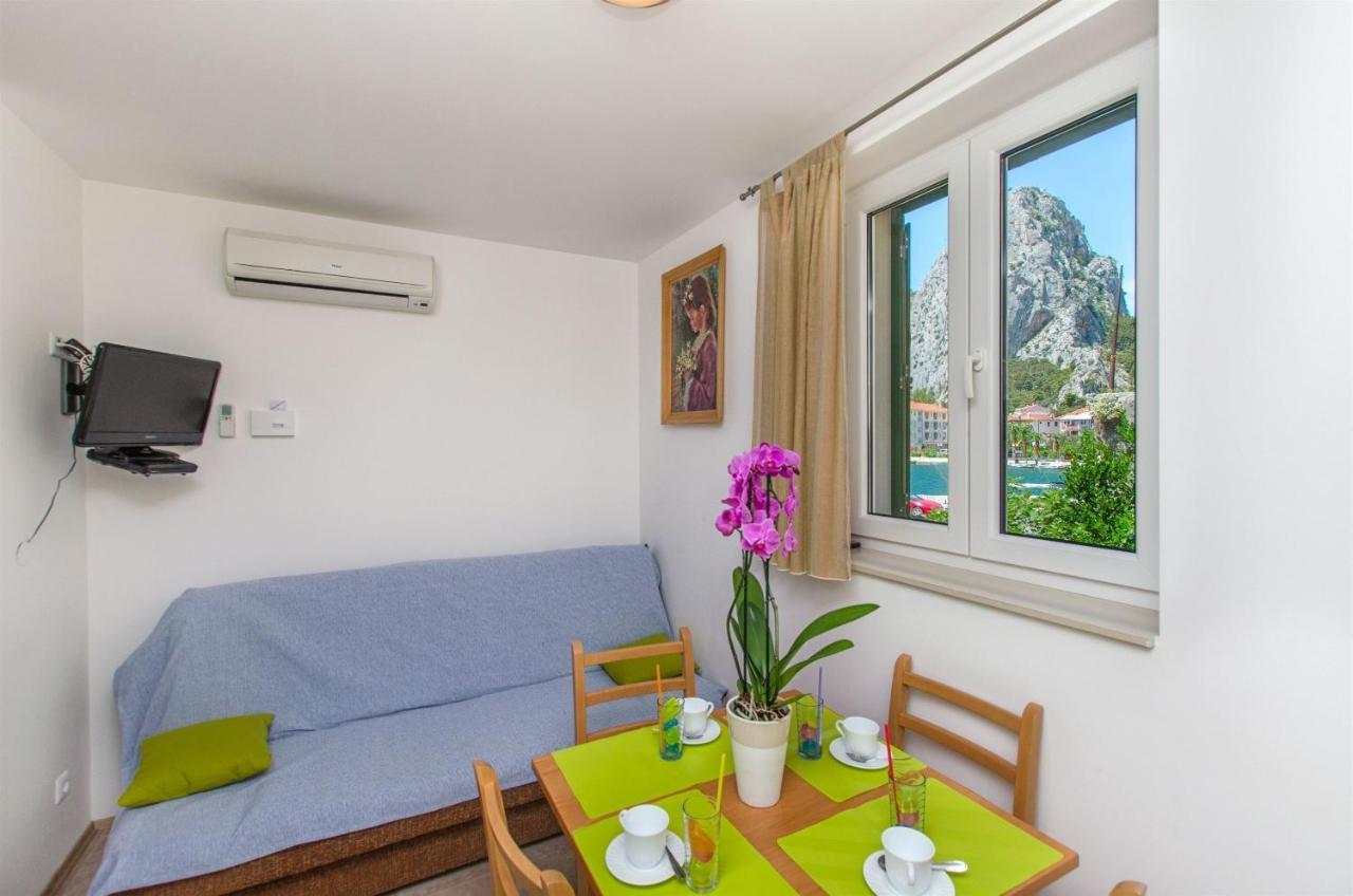 Apartments Mira 오미스 외부 사진