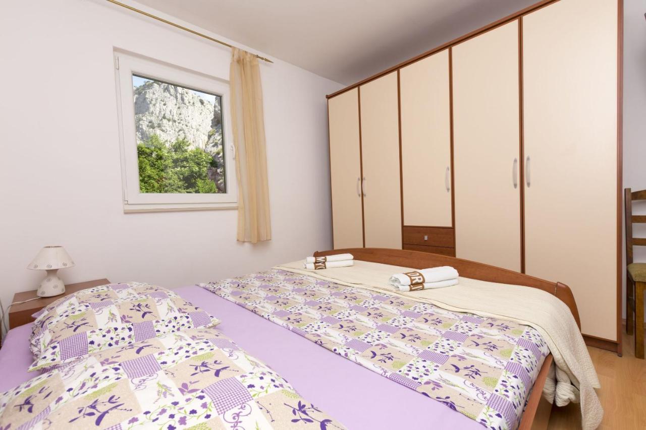 Apartments Mira 오미스 외부 사진