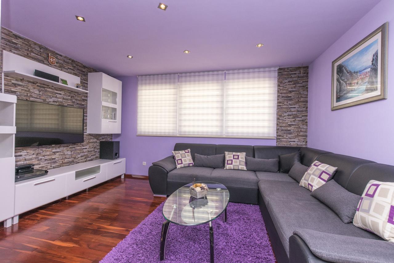Apartments Mira 오미스 외부 사진